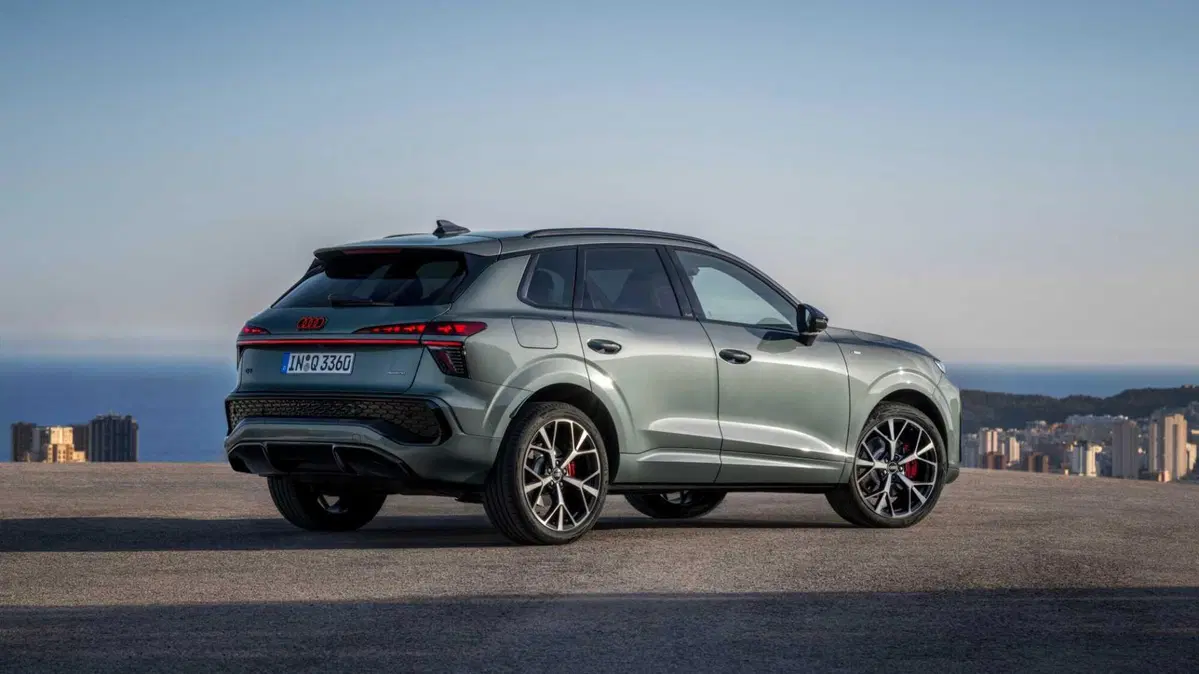 Audi Q3 1.5 e-hybrid Business Advanced 272cv s-tronic (4)