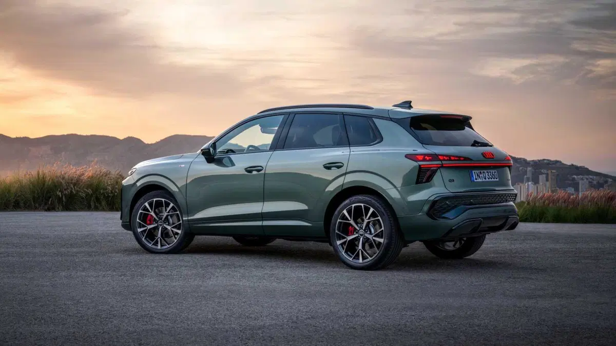 Audi Q3 1.5 e-hybrid Business Advanced 272cv s-tronic (6)
