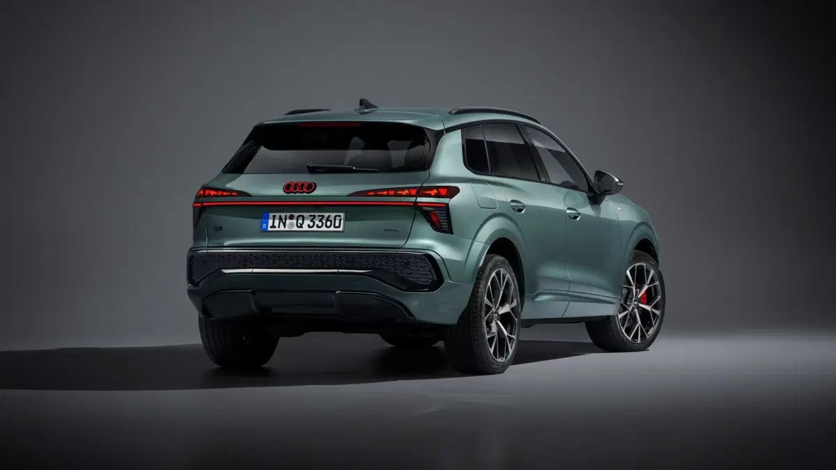 Audi Q3 1.5 e-hybrid Business Advanced 272cv s-tronic (11)