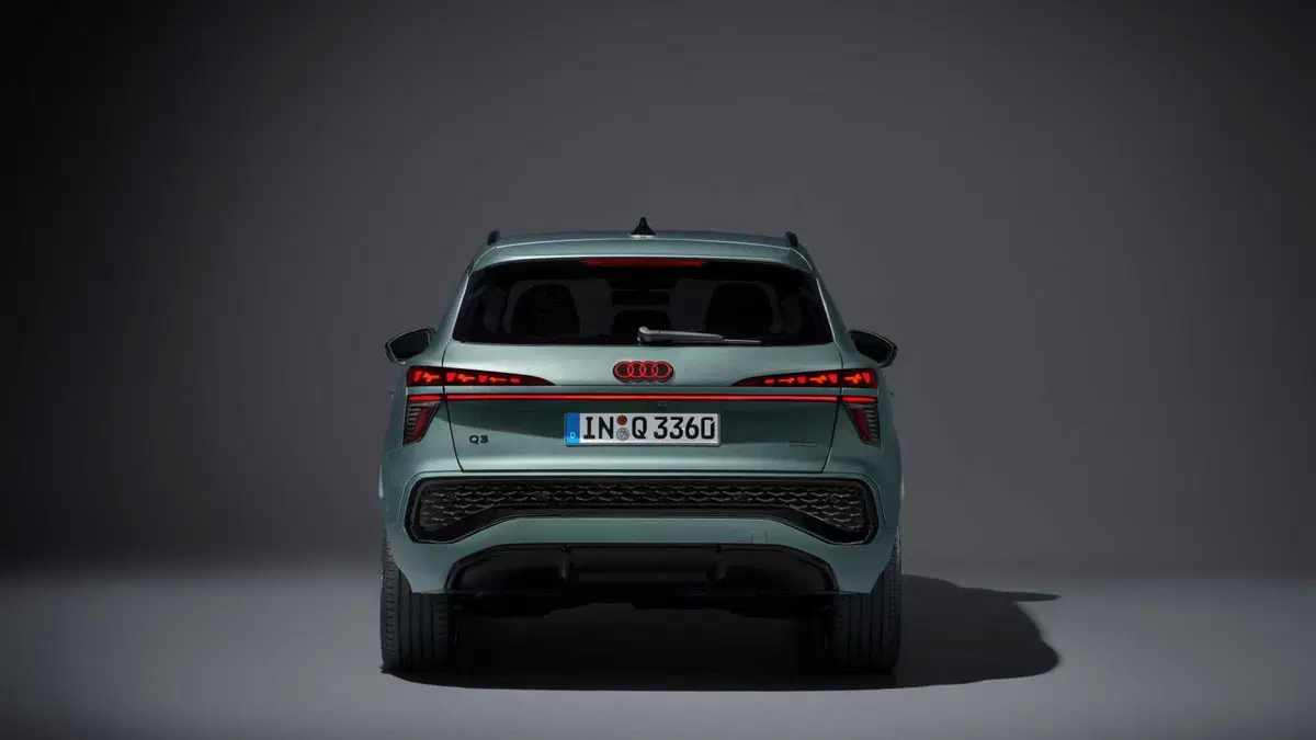 Audi Q3 1.5 e-hybrid Business Advanced 272cv s-tronic (14)