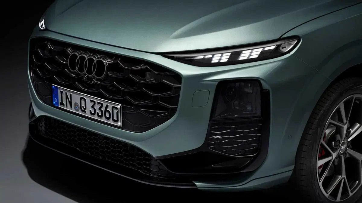 Audi Q3 1.5 e-hybrid Business Advanced 272cv s-tronic (20)