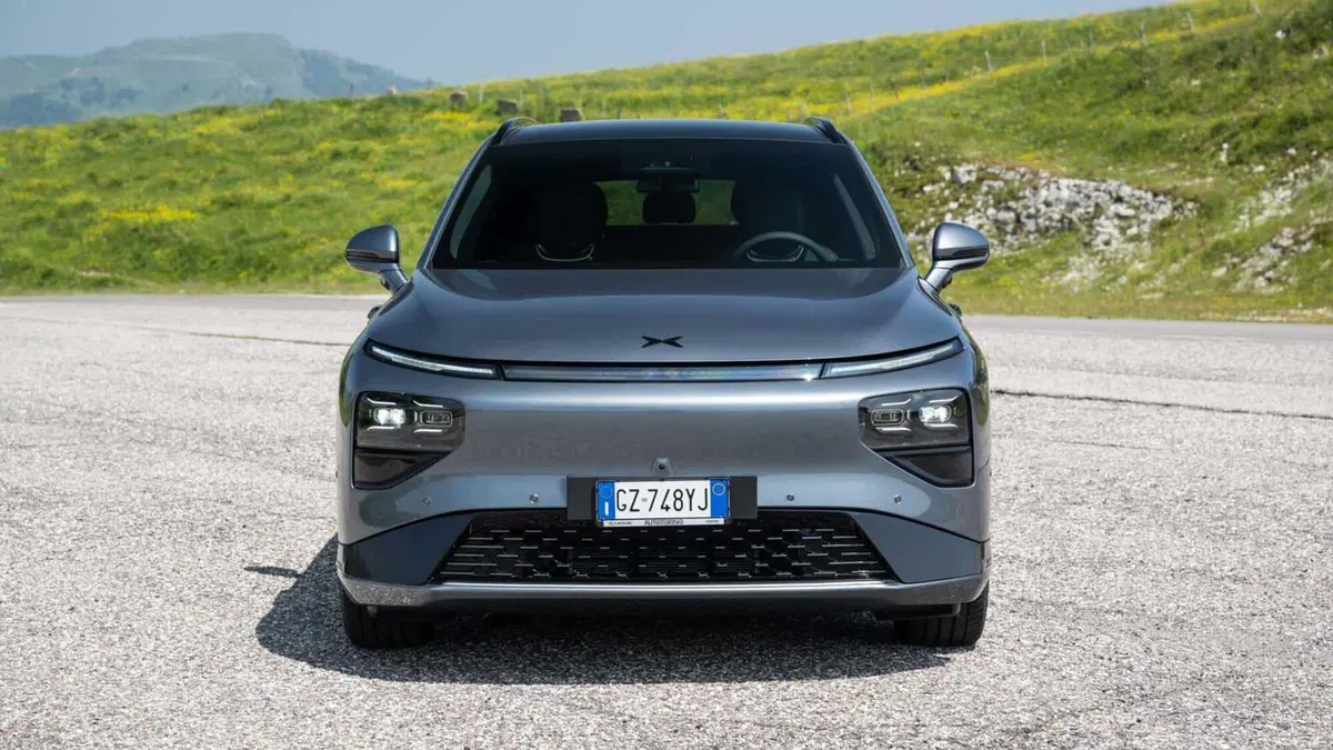 XPeng G9 (2025-->>) (5)