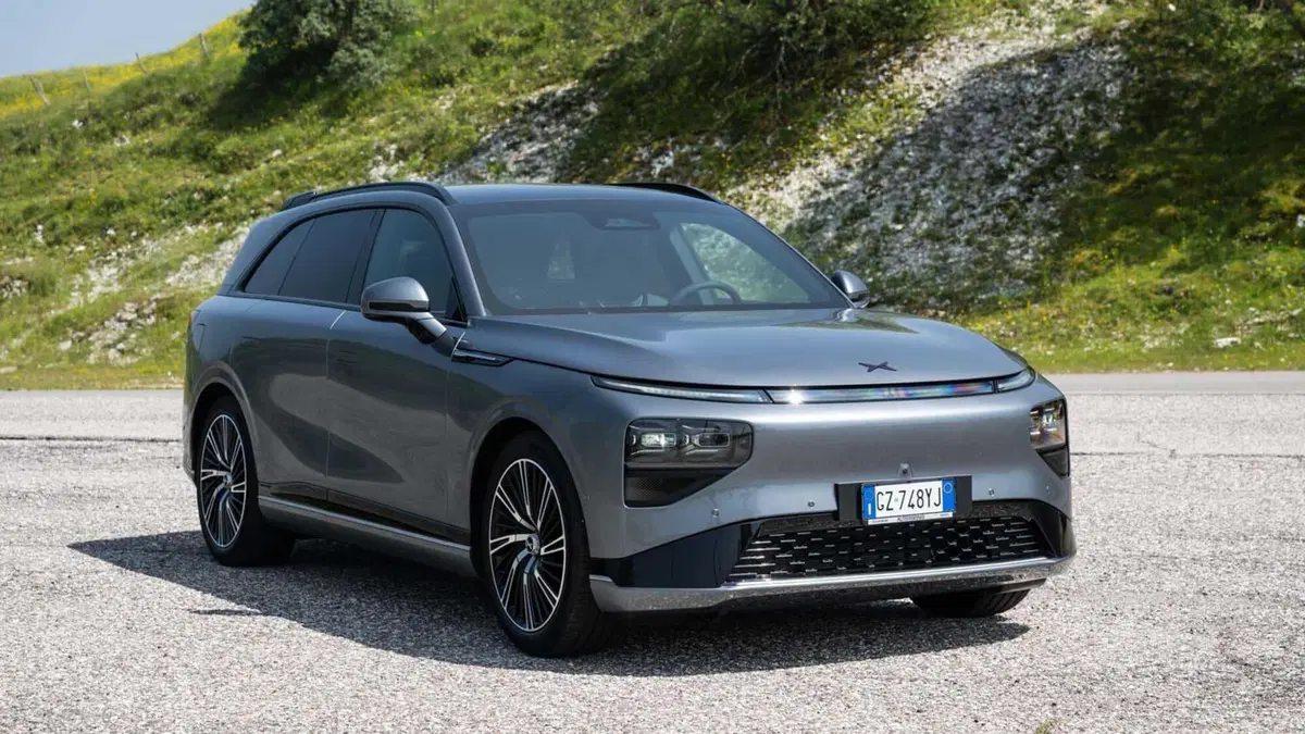 XPeng G9 (2025-->>) (2)
