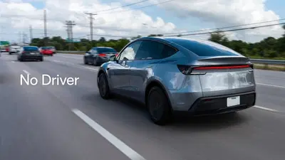 Tesla Model Y: arriva sotto casa e non c'&egrave; nessuno dentro [VIDEO]
