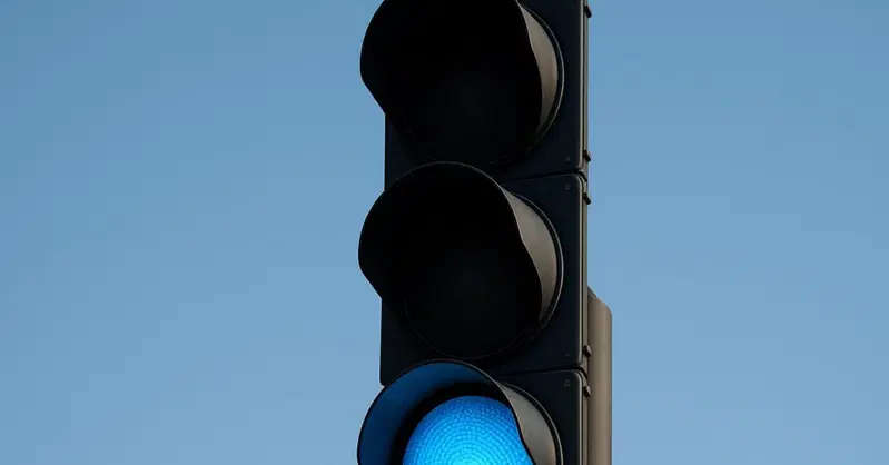 Il semaforo &egrave; mezzo verde e mezzo blu, perch&eacute; non &egrave; "midori"