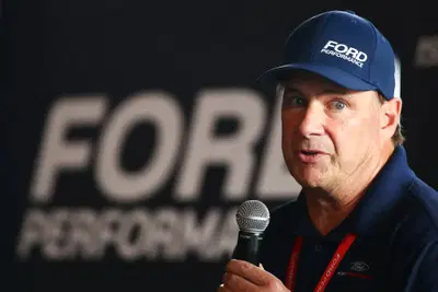 Ford: guardare quel che fanno i cinesi &egrave; umiliante, dice il CEO