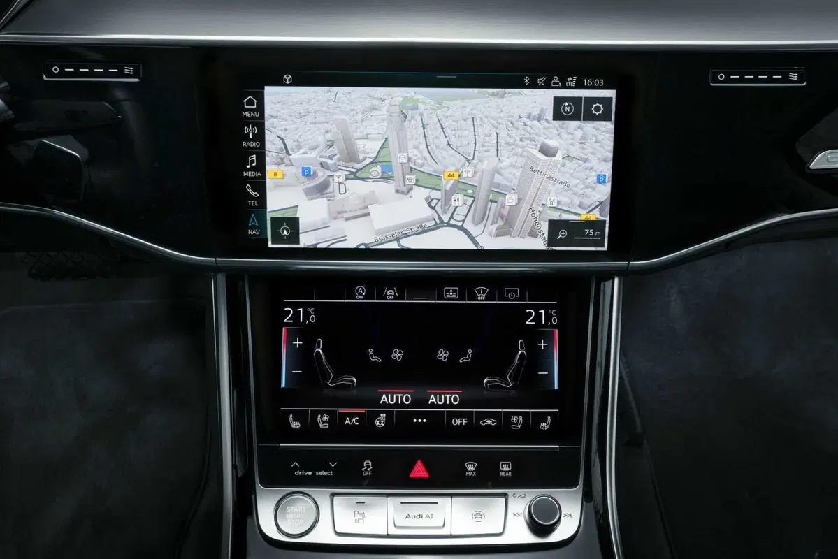 Come facevano senza queste 10 invenzioni che ci hanno cambiato la vita in auto? (7)