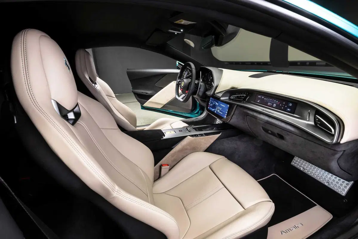 Ferrari Amalfi Coupé: dalla Roma l'evoluzione di uno stile classico [VIDEO] (15)