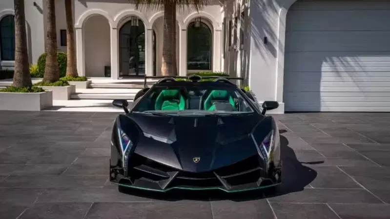 Lamborghini Veneno Roadster