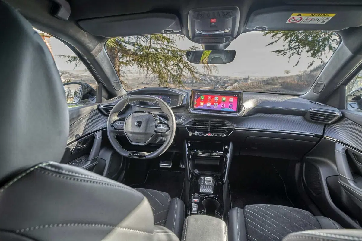 Peugeot 2008 (2)