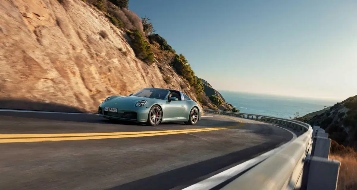 Più potenza, più trazione, più emozioni: arriva la nuova 911 Carrera 4S (6)