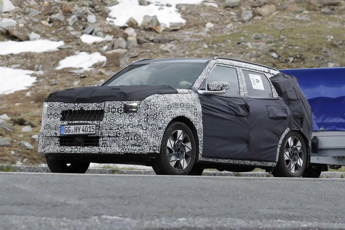 Nuova Kia Seltos 2027: il SUV compatto cambia volto e potrebbe arrivare anche in Europa [Foto Spia] (4)