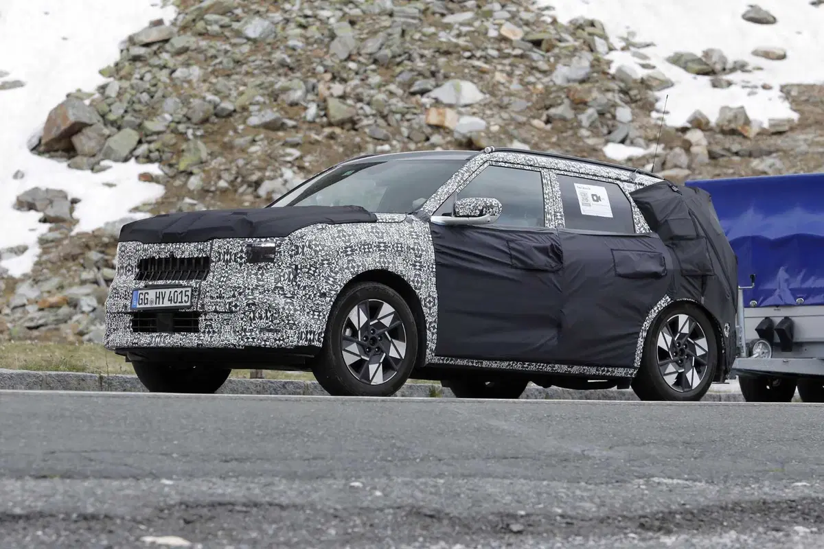 Nuova Kia Seltos 2027: il SUV compatto cambia volto e potrebbe arrivare anche in Europa [Foto Spia] (5)
