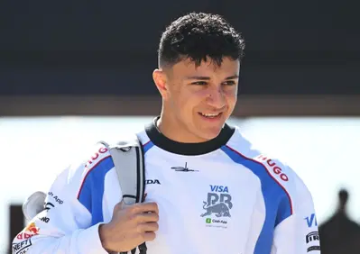 F1. GP Silverstone, Isack Hadjar: “Mi piace questa pista, voglio riscattare la qualifica e puntare in alto con Racing Bulls”