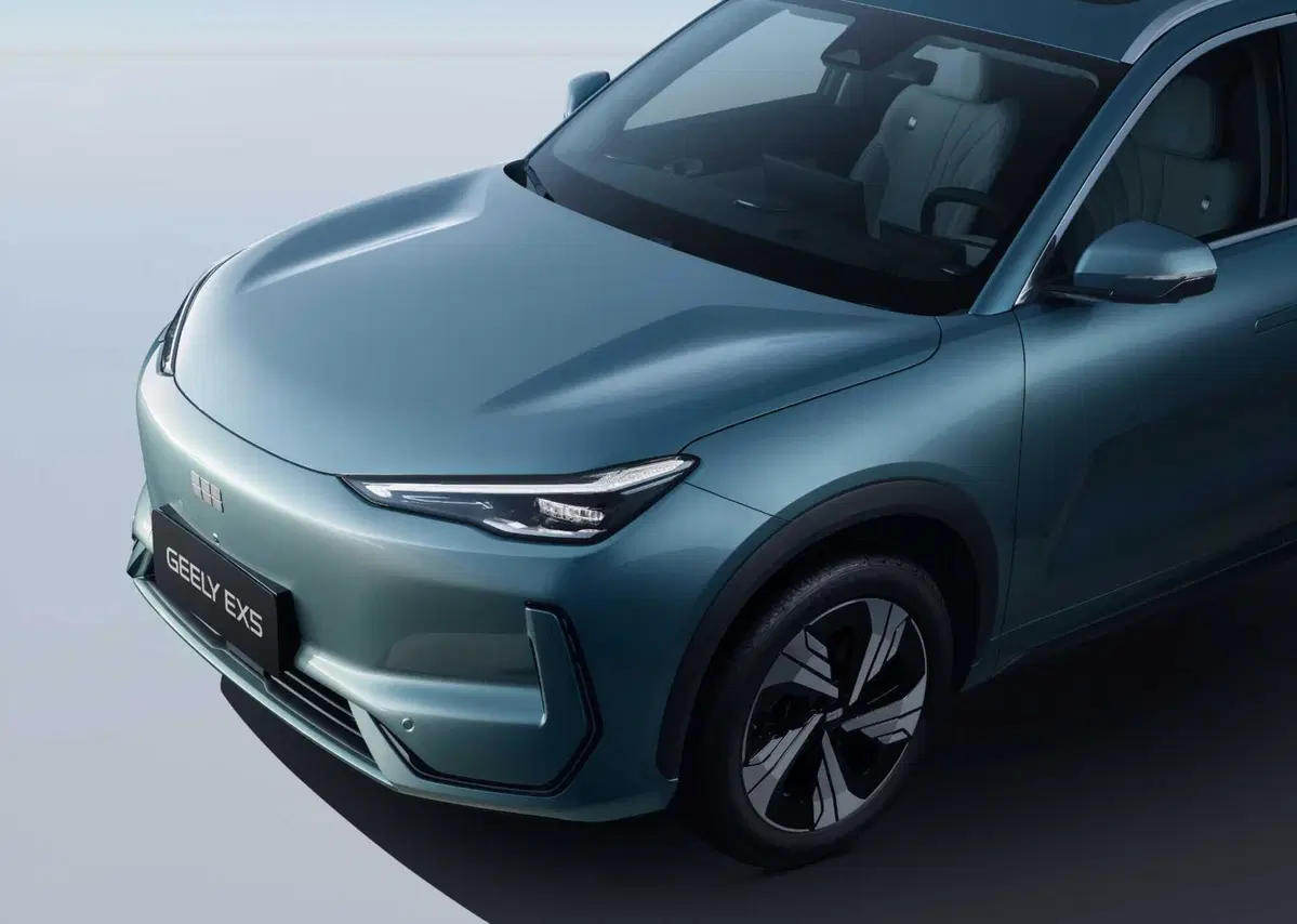 Basta marchi europei: “le auto le vendiamo direttamente noi!” — I cinesi di Geely sbarcano in Italia (6)