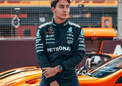 F1. Verstappen in Mercedes nel 2026, George Russell non si preoccupa: “Non ho mai guidato così bene”. E Max sulla Red Bull dice…