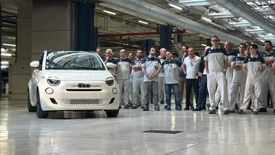 Fiat 500 Hybrid, la rinascita a Mirafiori, oggi riparte tutto, molto di corsa: il prezzo &egrave; di 17.000 euro