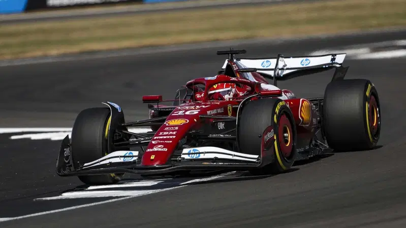 F1. Norris e le Ferrari subito in palla, Mercedes pronta a tornare a vita col freddo, Red Bull oggetto misterioso: ecco cosa abbiamo imparato dalle libere a Silverstone