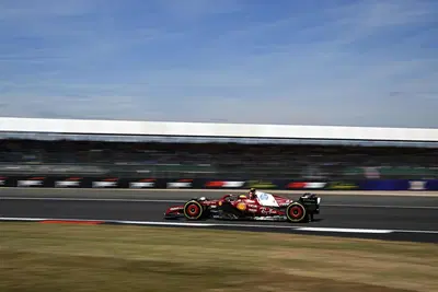 F1. Ferrari fiduciosa a Silverstone, Hamilton: "Giornata entusiasmante". Leclerc: "Buon feeling con la SF-25 ma dobbiamo lavorare per la qualifica"