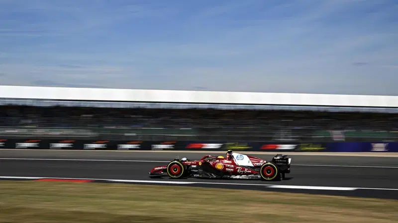 F1. Ferrari fiduciosa a Silverstone, Hamilton: "Giornata entusiasmante". Leclerc: "Buon feeling con la SF-25 ma dobbiamo lavorare per la qualifica"
