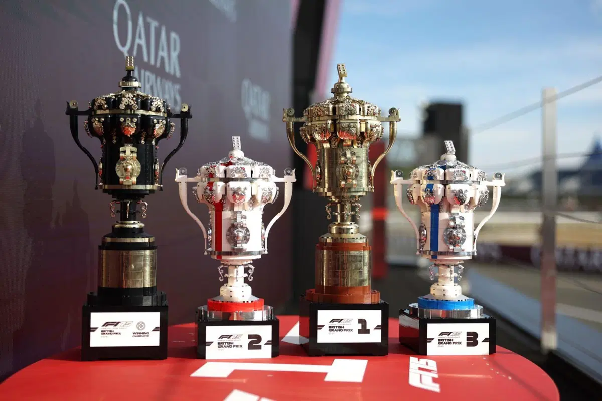 F1. Il vincitore del Gran Premio di Silverstone 2025 solleverà un trofeo fatto di mattoncini Lego (7)