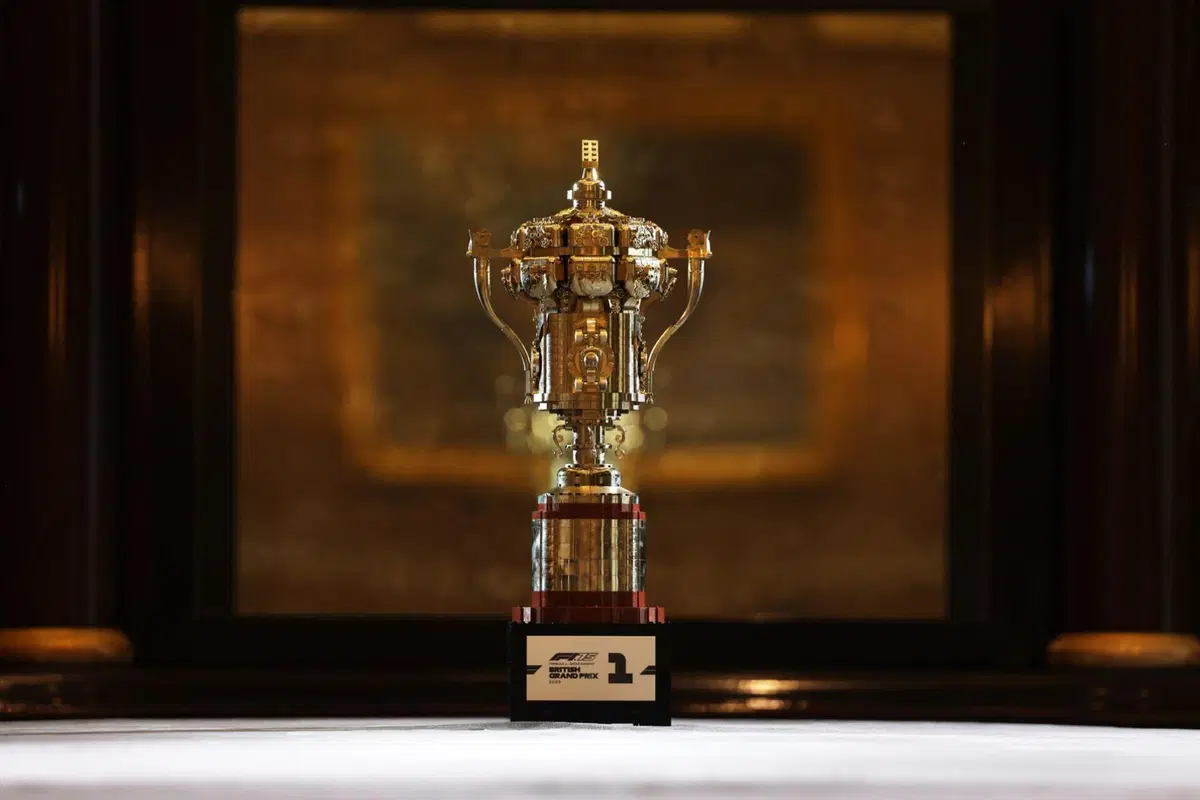 F1. Il vincitore del Gran Premio di Silverstone 2025 solleverà un trofeo fatto di mattoncini Lego (11)