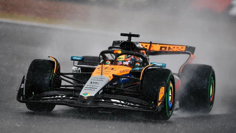 F1. GP Silverstone, delusione per Piastri: "Mi sono messo da solo nei guai. A quanto pare non si pu&ograve; pi&ugrave; frenare con Safety Car"
