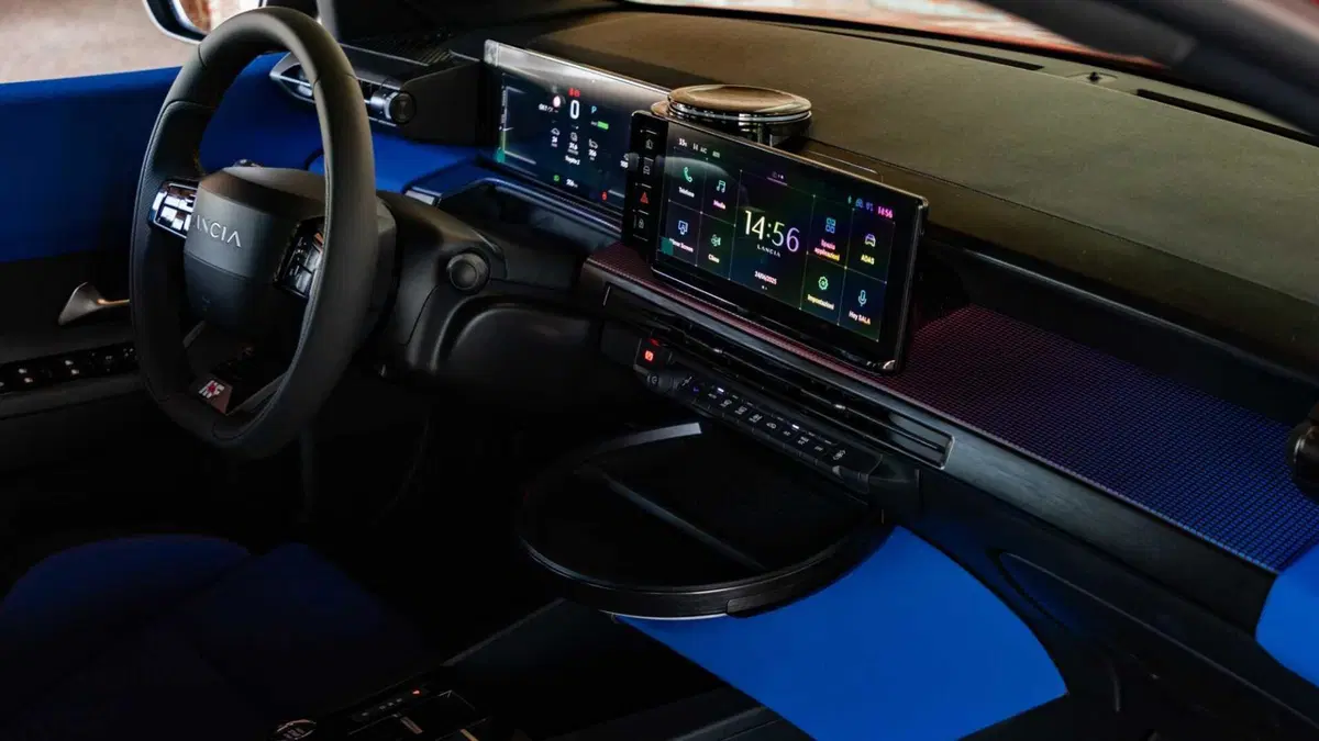 Lancia Ypsilon 54kWh HF 280cv (6)