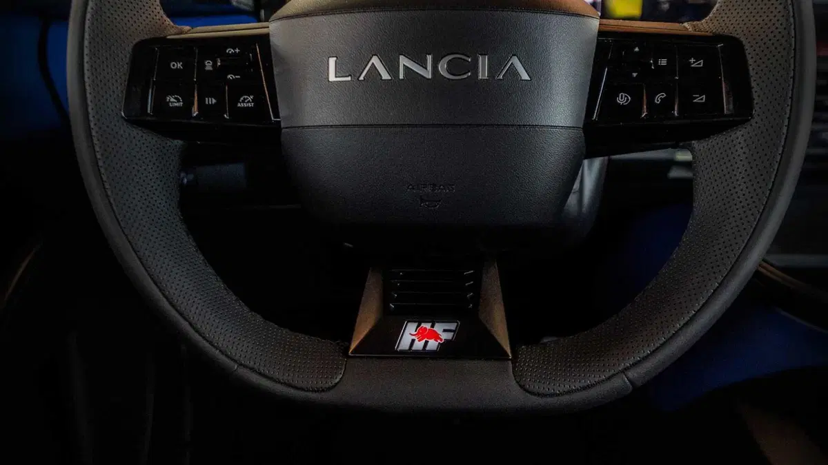 Lancia Ypsilon 54kWh HF 280cv (14)