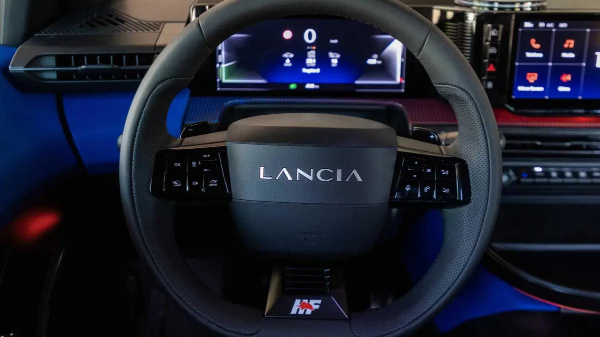 Lancia Ypsilon 54kWh HF Line 156cv (10)
