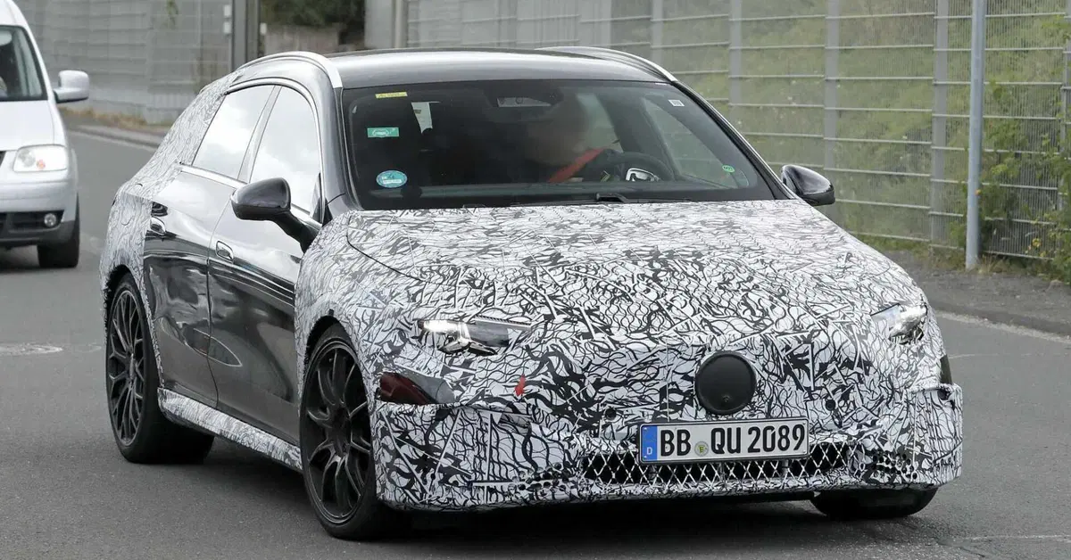 Mercedes-AMG CLA Shooting Brake: solo elettrica, ma con 550 CV e 700 km di autonomia [Foto Spia]