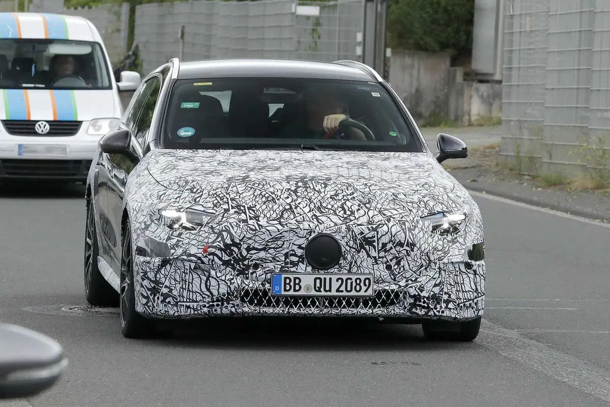 Mercedes-AMG CLA Shooting Brake: solo elettrica, ma con 550 CV e 700 km di autonomia [Foto Spia]
