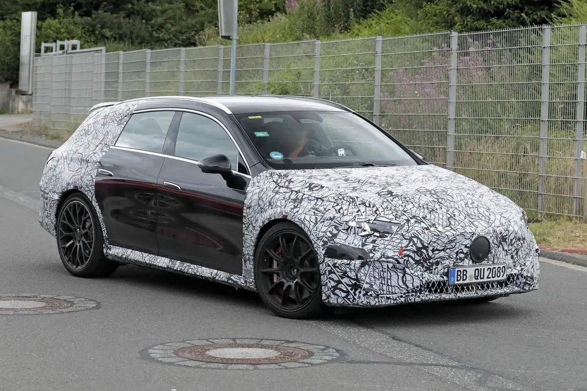 Mercedes-AMG CLA Shooting Brake: solo elettrica, ma con 550 CV e 700 km di autonomia [Foto Spia] (3)