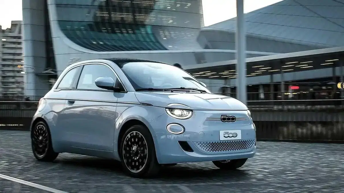 Fiat 500: nuova batteria nel 2027 per rilanciare l'elettrica