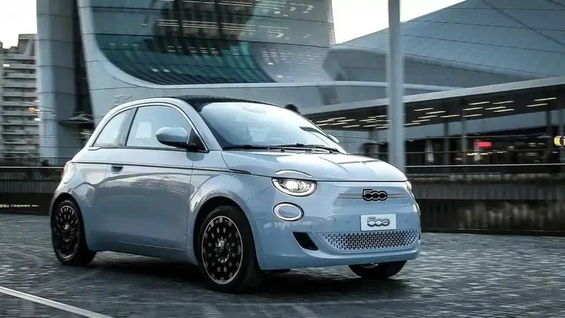 Fiat 500: nuova batteria nel 2027 per rilanciare l'elettrica