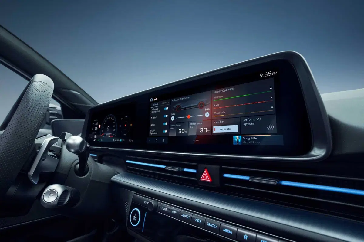 Hyundai Ioniq 6 N: l’elettrica da 650 CV che punta alla pista con il cambio simulato  (4)