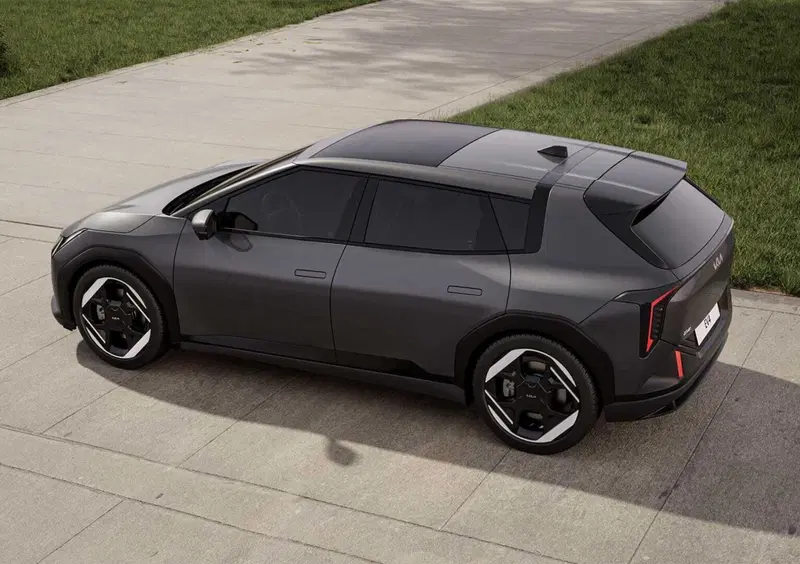 Kia EV4 (2025-->>) (3)