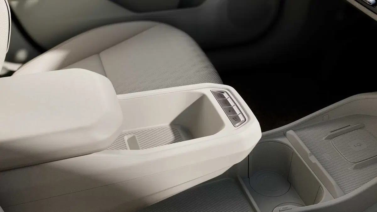 Kia EV4 (2025-->>) (6)
