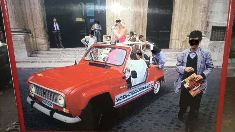 Cicciolina, vitalizi e Renault 4: l&rsquo;auto usata per la sua elezione era in vendita nel 2024