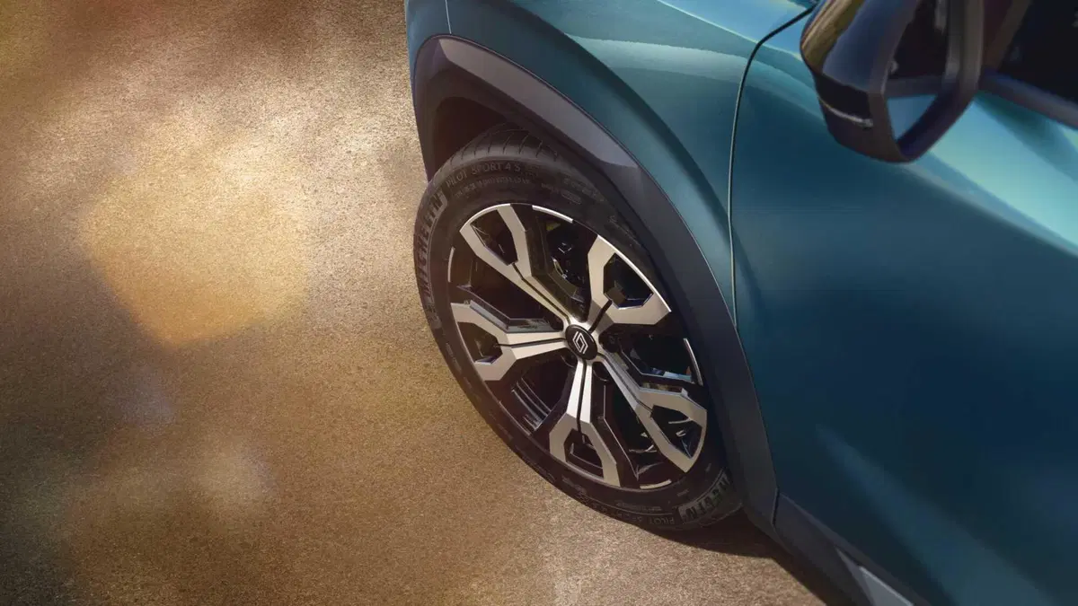 Arriva (l'ennesimo) Suv di Renault: si chiama Boreal ed è pensato per i mercato emergenti  (4)