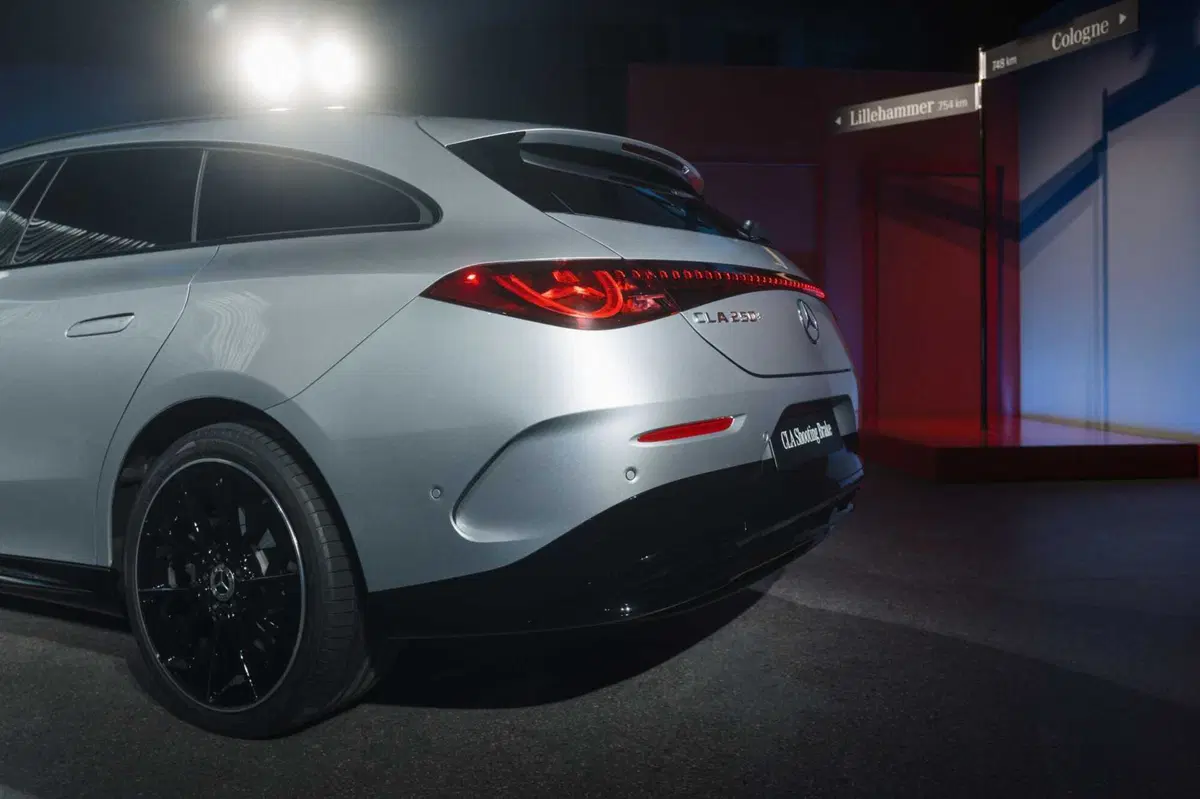 Mercedes CLA: arriva la prima Shooting Brake 100% elettrica (e anche ibrida) | Esterno, Interno  e Caratteristiche Tecniche  (27)