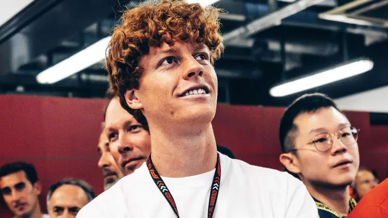 "Solo perch&eacute; non c'&egrave; la F1", ha scherzato Sinner dopo la vittoria di Wimbledon, ma che legame c'&egrave; tra il Circus e il tennis?