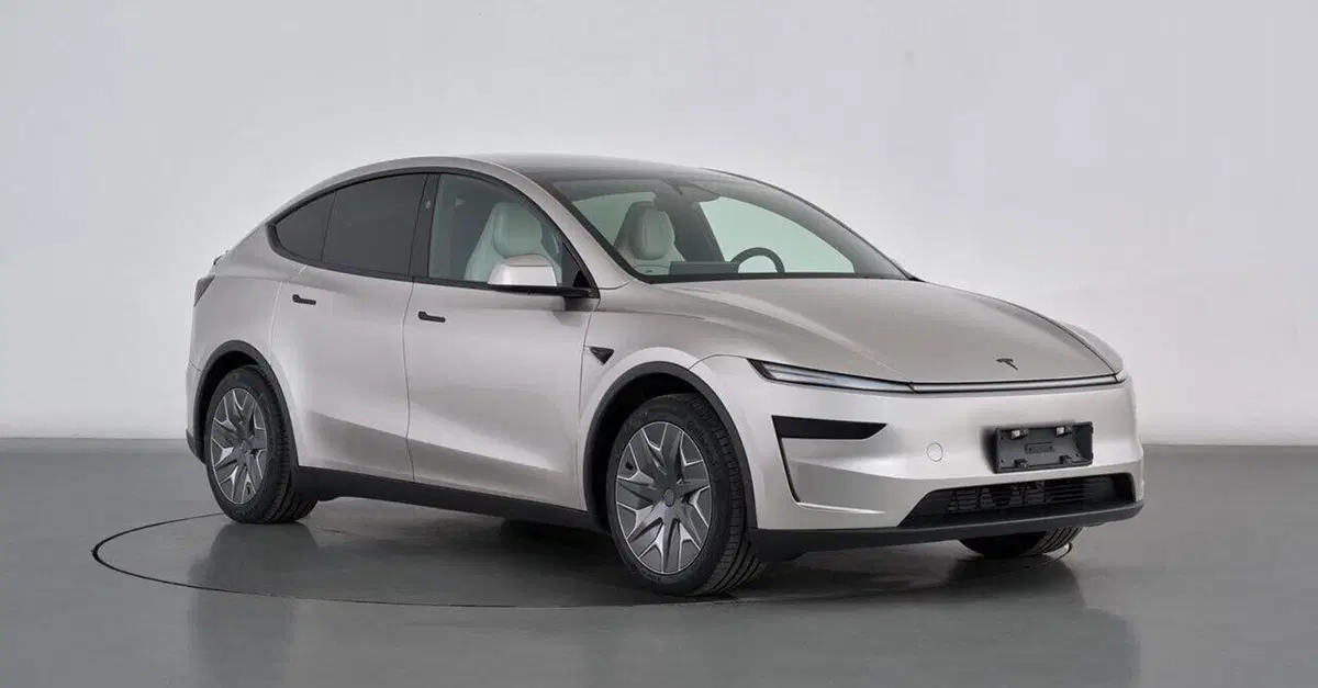 Tesla Model Y: in arrivo una nuova versione a sei posti formato "L" [Foto]