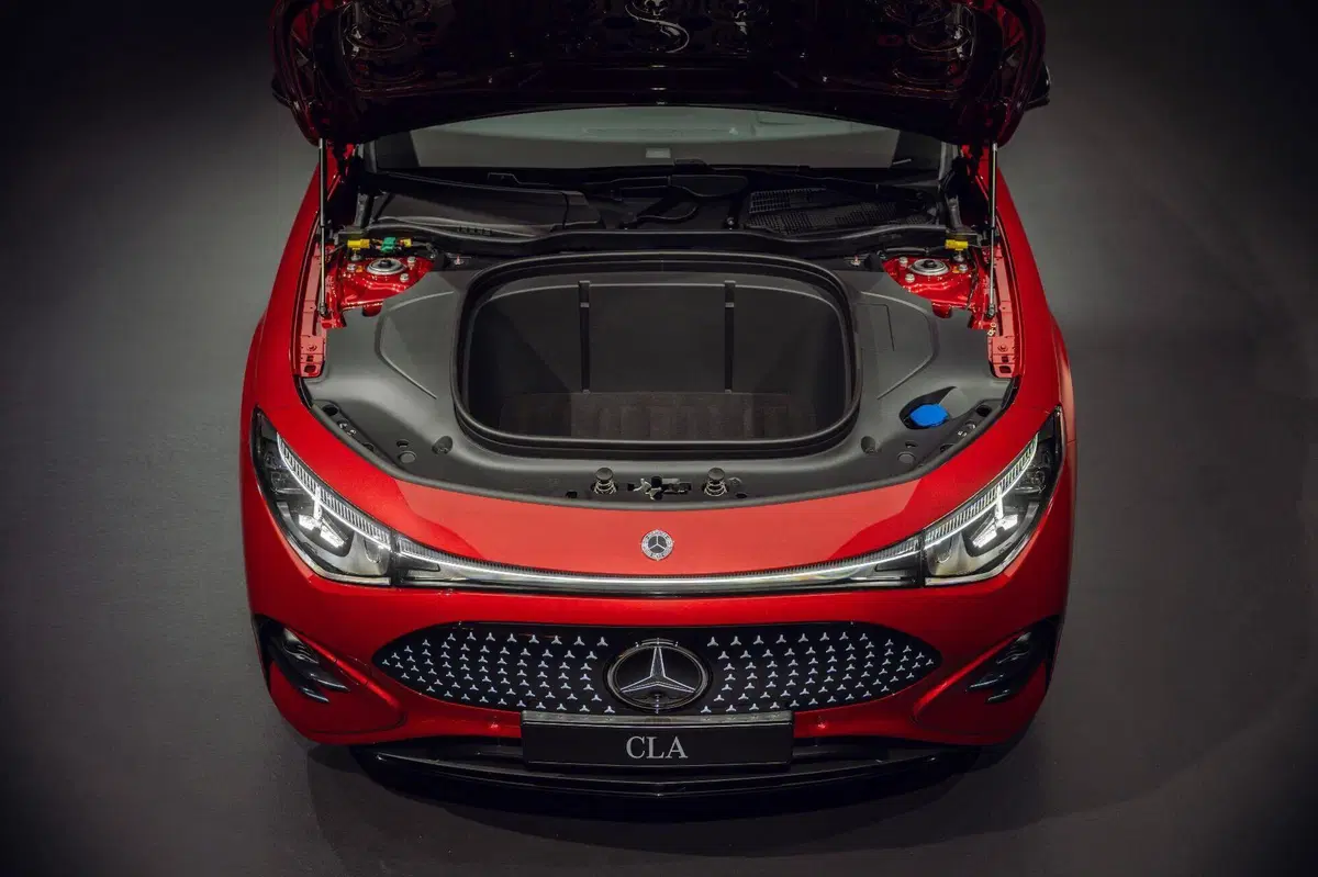 Nuova MERCEDES CLA 2026 | Fino a 792 km di autonomia. Da 56.000 euro… [VIDEO] (12)
