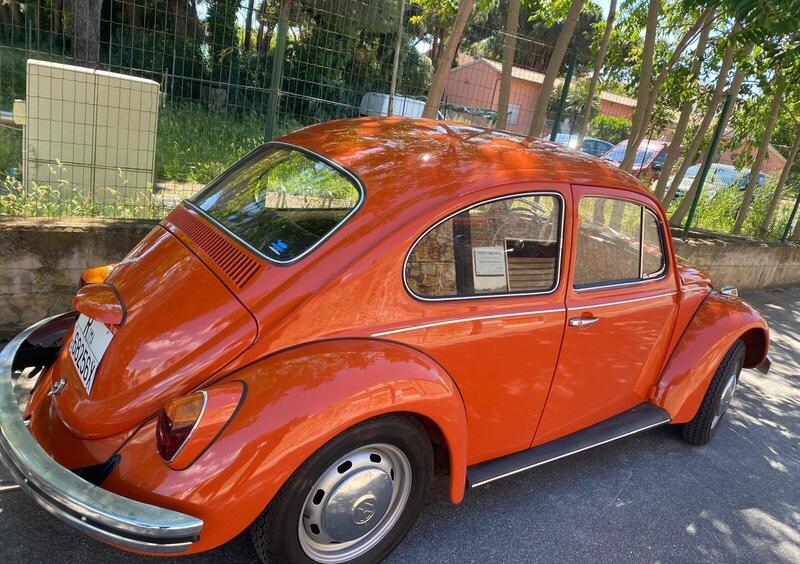 Volkswagen Maggiolino 1.2d'epoca del 1970 a Piombino