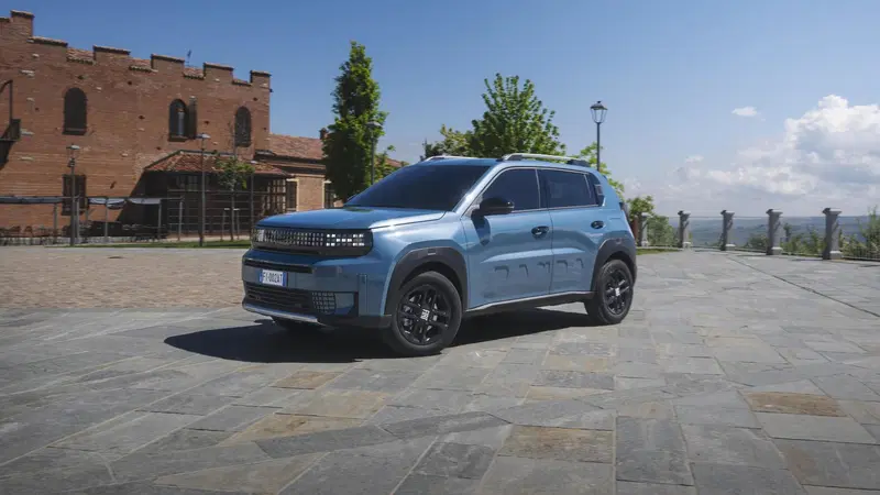 Fiat Grande Panda: in arrivo nel 2025 una versione 100%... a benzina, con un prezzo d'attacco simile alla Dacia Sandero
