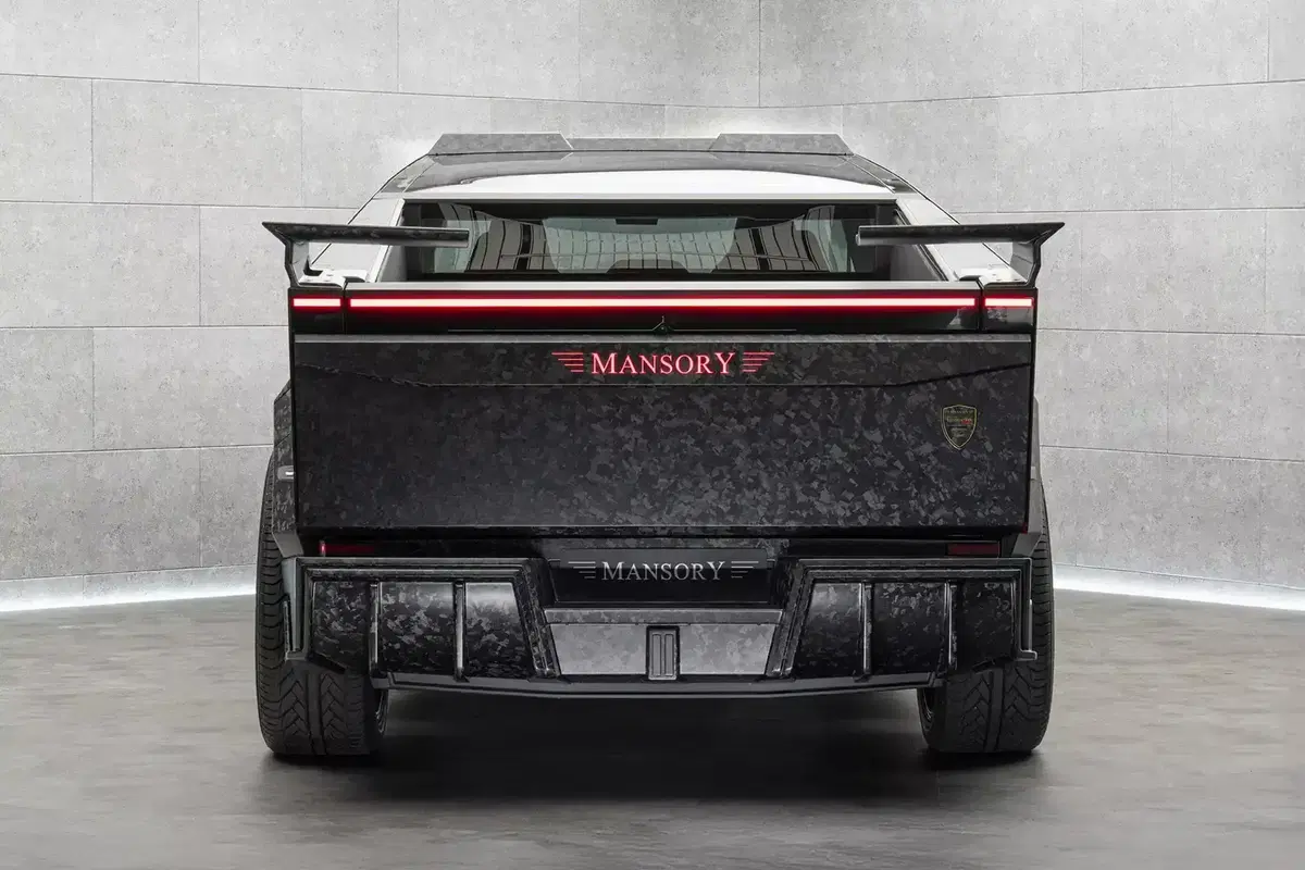 Tesla Cybertruck secondo Mansory: il tuning estremo che nemmeno Tesla aveva osato immaginare