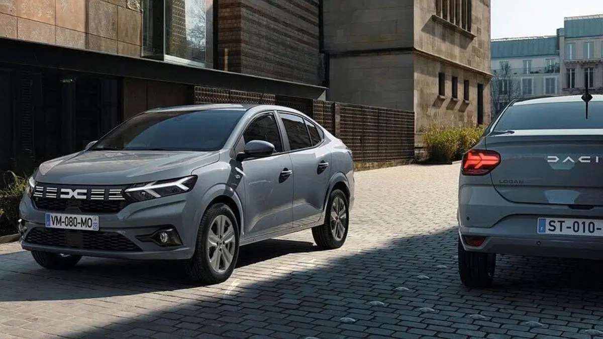 Dacia Logan: ecco il restyling che svela un frontale inedito per la berlina compatta