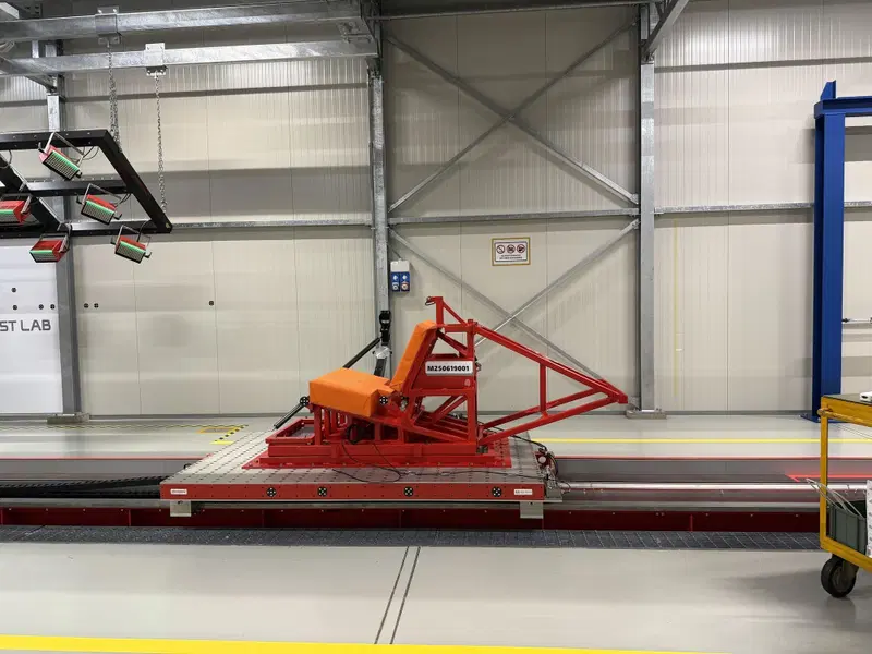 Slitta per i crash test
