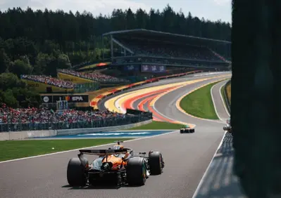 F1. GP Belgio 2025: Piastri regola la FP1 di Spa. Seguono Verstappen e Norris, Leclerc 5° ed Hamilton 7°